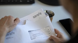 «Serafe verschickt über 200'000 Rechnungen doppelt» auf einer neuen Seite abspielen.