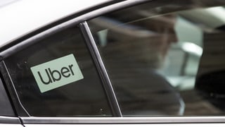 «Rechtskräftiges Urteil sieht Uber-Fahrer als Angestellte» auf einer neuen Seite abspielen.
