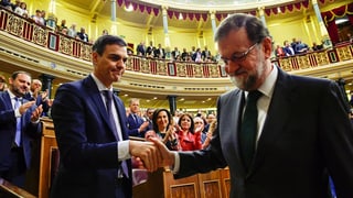 «Rajoy geht, Sanchez kommt» auf einer neuen Seite abspielen.