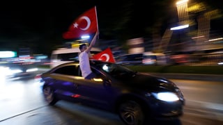 «Neue Hoffnungen bei Erdogan-Kritikern in der Türkei» auf einer neuen Seite abspielen.