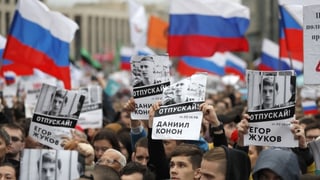 «Grosse Demonstration der Opposition in Moskau» auf einer neuen Seite abspielen.
