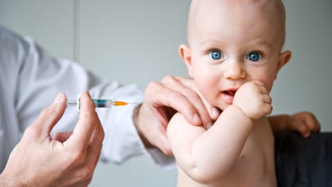 Impfen – das perfekte Biotop für krude Thesen (Artikel enthält Audio)