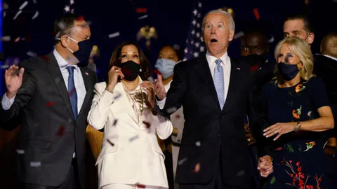 Harris und Biden mit Ehepartnern