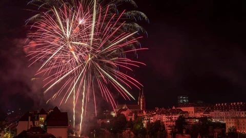 Feuerwerk über Rhein 