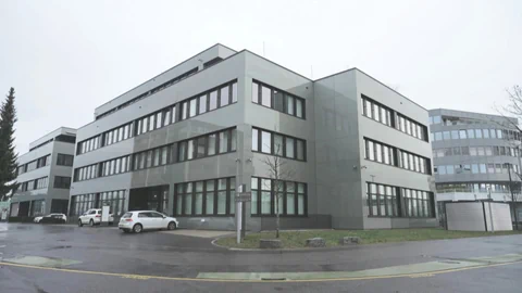 Graues Gebäude