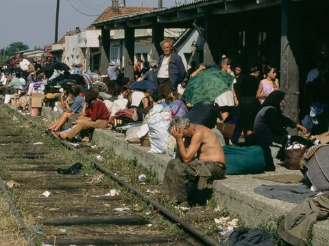 Serben flüchten im August 1995 vor kroatischen Offensive.