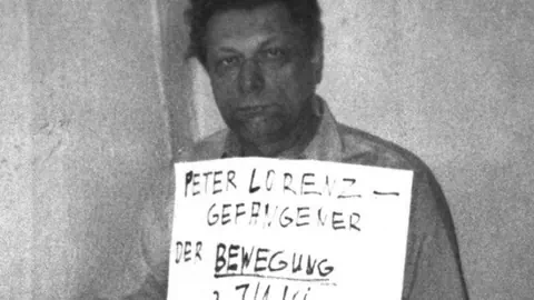 Peter Lorenz, als er 1975 von der «Bewegung 2. Juni» entführt wird. 