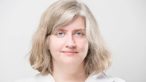Ein Portrait der Mathematikerin Cathy O'Neil