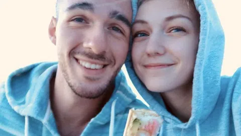 Gabby Petito mit ihrem Freund.