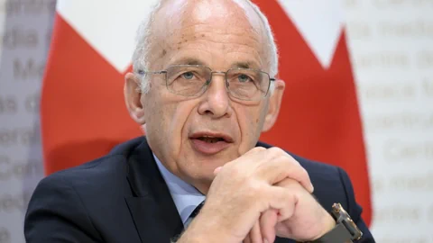 Ueli Maurer.