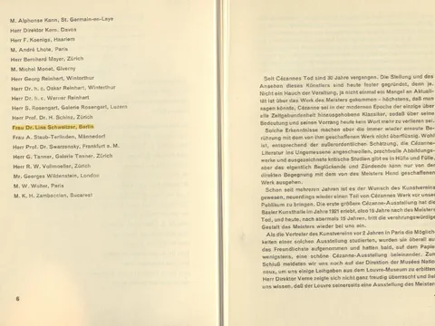 Doppelseitige Buchseite mit Text und Personenliste.