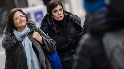 Jessica Moretti (rechts) vor der Einvernahme am Mittwoch.