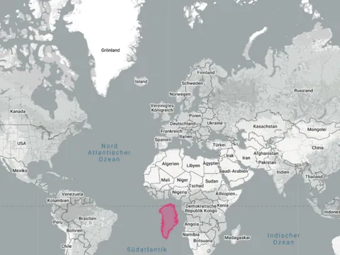 Weltkarte mit Grönland hervorgehoben.