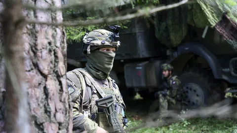 Soldat bei Nato-Übung in Deutschland (2022).