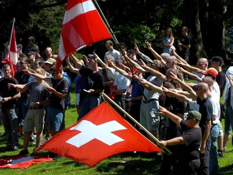 Rechtsradikale im August 2007 auf dem Rütli.
