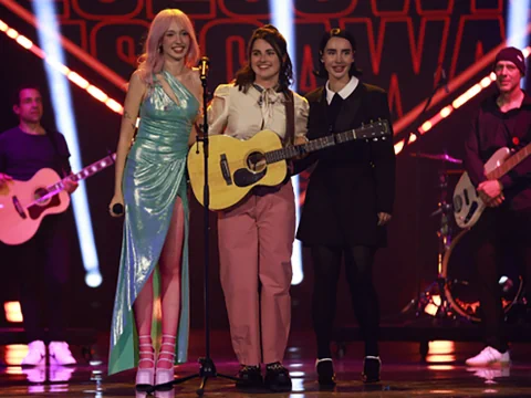 Milune, Linda Elys und Ilira auf der Bühne der Swiss Music Awards 2025