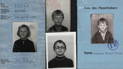 Collage aus vier Passfotos eines Jungen auf Ausweisdokumenten.