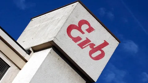 Der Erb-Schriftzug auf einem Gebäude des Konzern