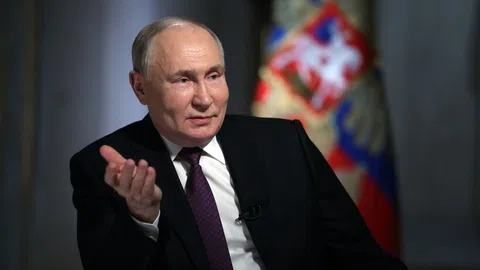 Wladimir Putin in einem Interview im Kreml