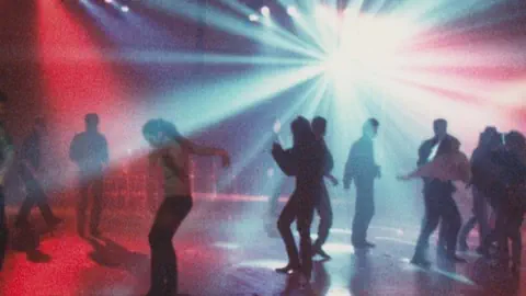 Party mit buntem Licht