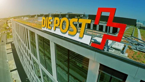 Posthauptsitz mit Post-Logo.
