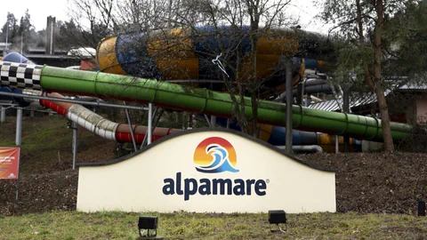 Wasserrutschen im Freizeitpark Alpamare.