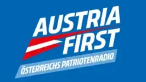 Logo von Austria First auf blauem Hintergrund.