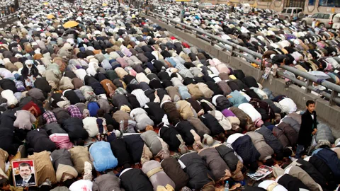 Betende Muslim-Brüder.