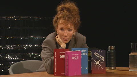 Die Bestsellerautorin Sibylle Berg mit ihrer Buch-Trilogie