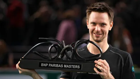 Robin Söderling mit der Paris-Trophäe.