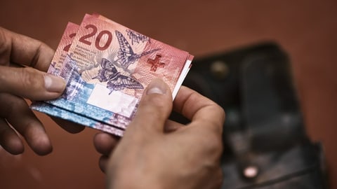 Mindestlohn in Zürich und Winterthur: Segen oder Fluch? Mindestlohn in Zürich und Winterthur: Segen oder Fluch?