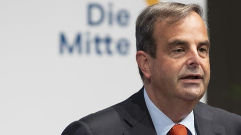 Gerhard Pfister bis 2024 als «Mitte»-Präsident gewählt