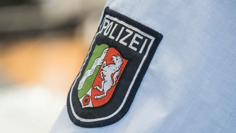 Rechtsextreme Propaganda: Behörden ermitteln gegen 29 Polizisten Rechtsextreme Propaganda: Behörden ermitteln gegen 29 Polizisten