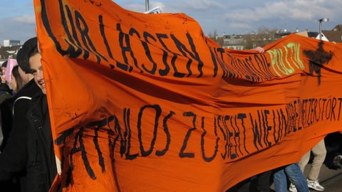 Basler Schüler gehen wieder für die Umwelt auf der Strasse