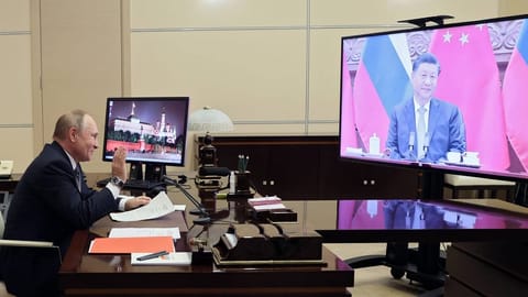 Putin fordert verbindliche Sicherheitsgarantien von der Nato Putin fordert verbindliche Sicherheitsgarantien von der Nato