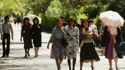 Als afghanische Frauen westliche Mode trugen