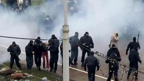 Gewalt gegen Demonstrierende in Belarus – Albtraum ohne Ausweg