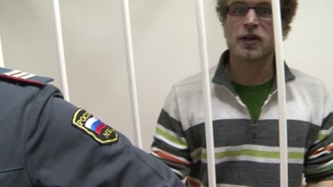 Polizisten und Gefangene haben harten Dreier im Knast Polizisten und Gefangene haben harten Dreier im Knast