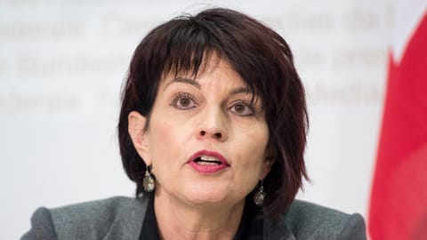 Leuthard lobt Kanadas neue Klimapolitik
