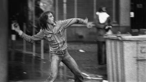 Die Bewegten 80er Jahre Strassenschlachten Nacktdemos Punk Und Video Kultur Srf