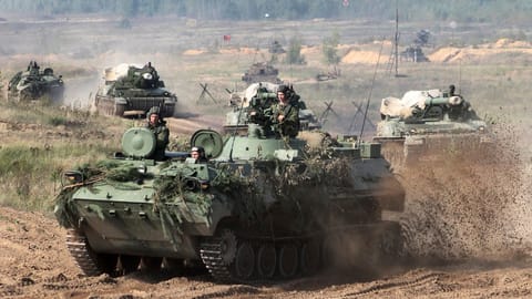 Russen-Manöver ängstigt die Nachbarn