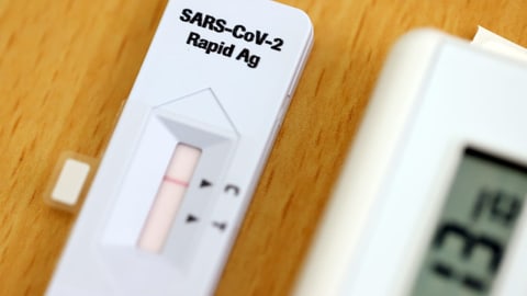SRF-User sind mehrheitlich für kostenpflichtige Tests