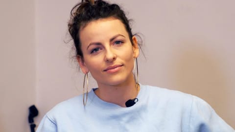 Eine Videoserie zeigt fünf starke Frauen, die ihre Stimme gegen Misstände erheben.