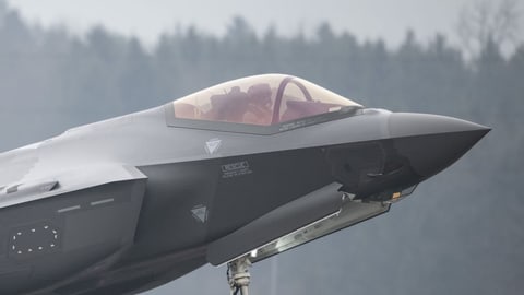 Ständerat voll hinter F-35-Plänen – Herz für Patrouille Suisse Ständerat voll hinter F-35-Plänen – Herz für Patrouille Suisse