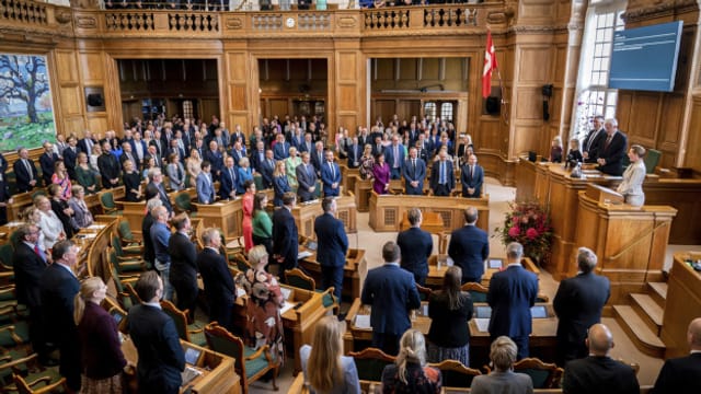 Dänemarks Parlament drängt in die politische Mitte Echo der Zeit SRF