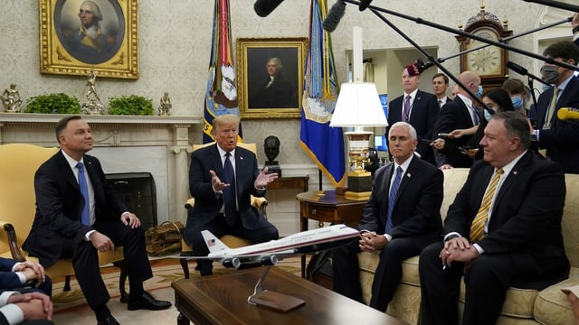 Der polnische Staatspräsident Andrzei Duda, US-Präsident Donald Trump, US-Vizepräsident Mike Pence und US-Aussenminister Mike Pompeo (v.l.). Der polnische Staatspräsident Andrzei Duda, US-Präsident Donald Trump, US-Vizepräsident Mike Pence und US-Aussenminister Mike Pompeo (v.l.).