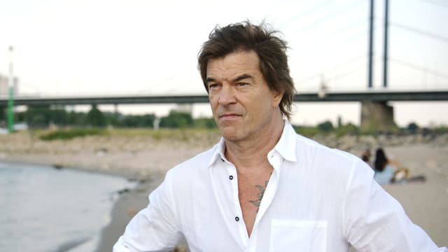 Von wegen Konzertfilm: «Weil du nur einmal lebst» zeigt die Band (und v.A. Leadsänger Campino) auch in sehr intimen Momenten. Von wegen Konzertfilm: «Weil du nur einmal lebst» zeigt die Band (und v.A. Leadsänger Campino) auch in sehr intimen Momenten.