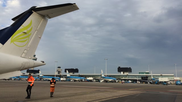 Skywork-Flugzeug auf dem Flughafen Bern Skywork-Flugzeug auf dem Flughafen Bern