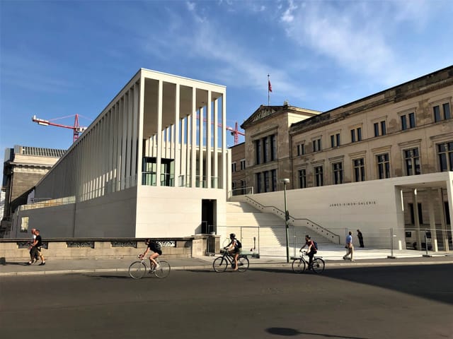 Die neue James-Simon-Galerie in Berlin. Die neue James-Simon-Galerie in Berlin.