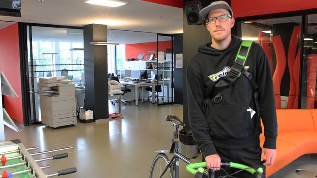 Velo-Kurier Tobias Schär. Velo-Kurier Tobias Schär.